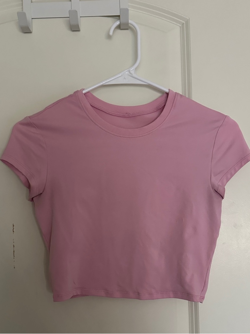 RARE Alo Sweet Pink Crop Finesse SS